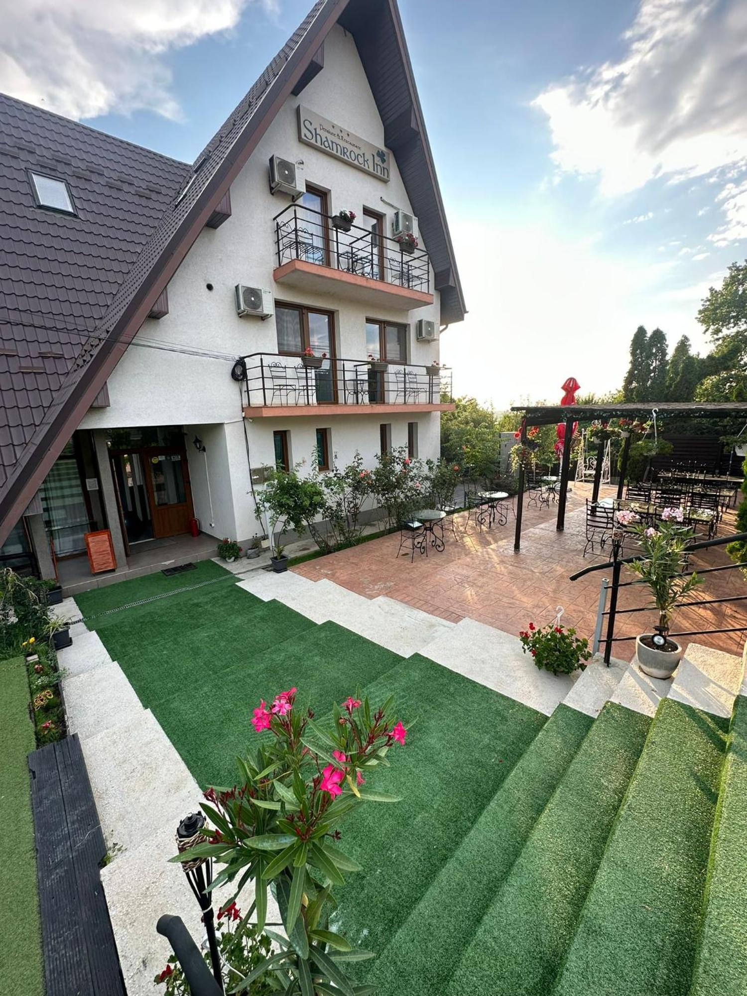 Shamrock Inn Iasi Exterior foto